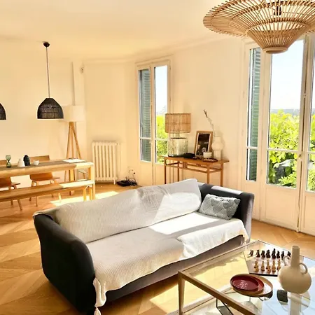 Maison Familiale Avec Vue Tour Eiffel