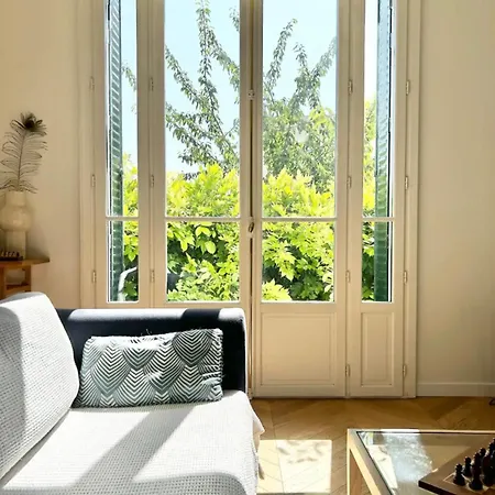 Maison Familiale Avec Vue Tour Eiffel Villa Suresnes